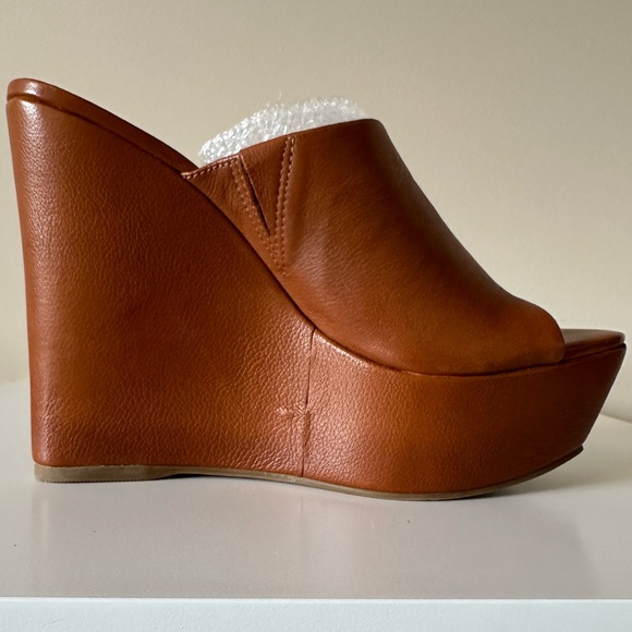 NIB Steve Madden Brown Genuine Leather Wedge Sandals Sz 8 - Picture 2 of 6